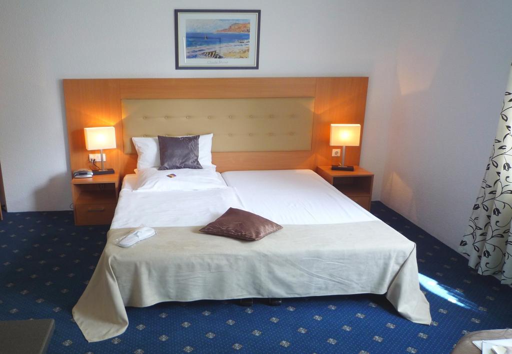 Hotel Abalone Ремшайд Екстериор снимка