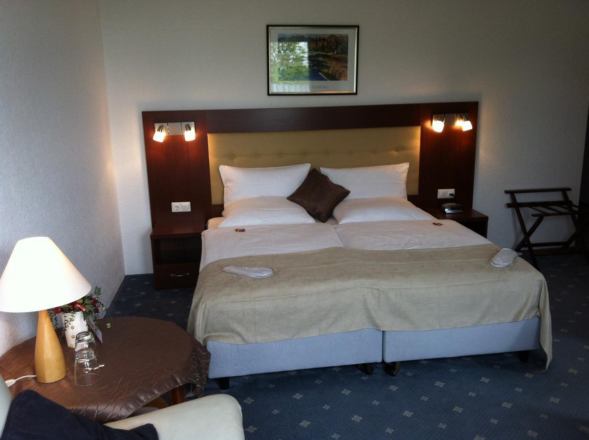 Hotel Abalone Ремшайд Екстериор снимка